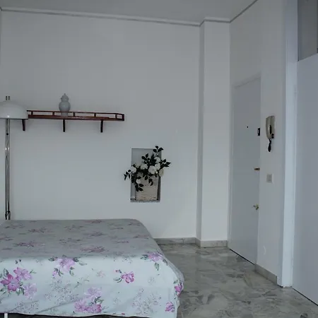 Happy Days Apartment